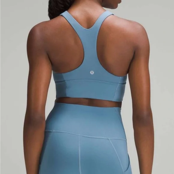 Lululemon Womens Wunder Train Longline Bra Med Support
C/D Cup
Utility Blue EUC - Picture 2 of 10